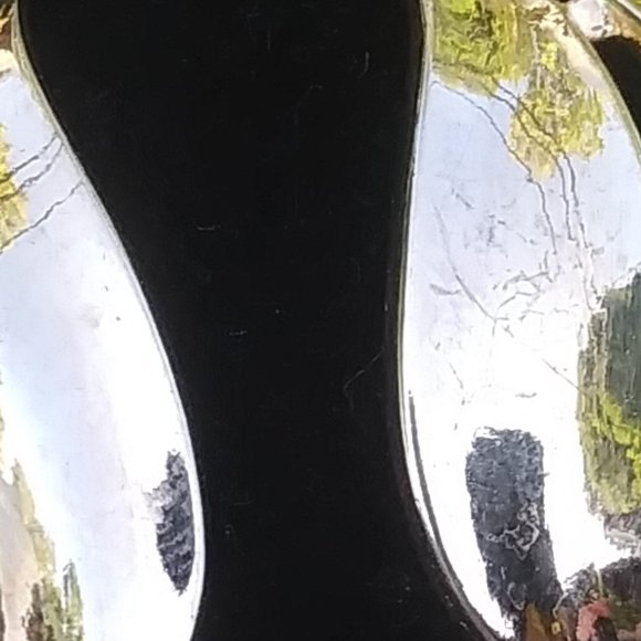 Vintage Crown Trifari gold tone clip dangle earrings - Picture 16 of 16